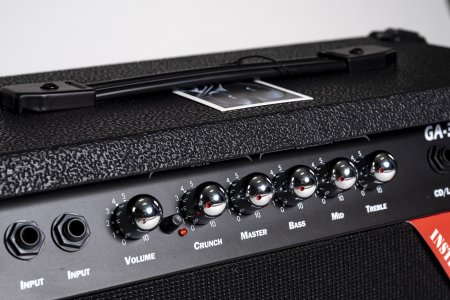 Фото Комбоусилитель для электрогитары Bosstone GA-30W Black