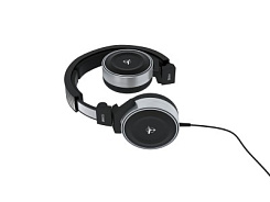 AKG K67 TIESTO закрытые DJ наушники 18-22000Гц, 32 Ома